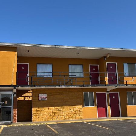 Economy Inn & Suites Harrisburg Exterior photo
